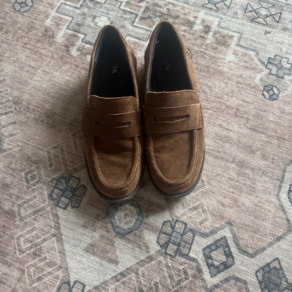 Zara Women's Tan Loafers - Picture 5 of 6